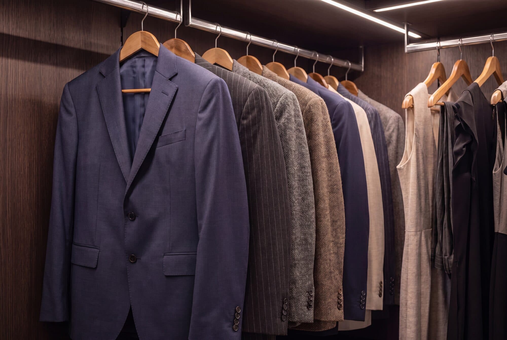 Dressing room wardrobe detail, virtual staging